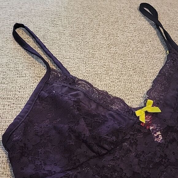 Cosmopolitan purple layering bralette - Picture 5 of 5